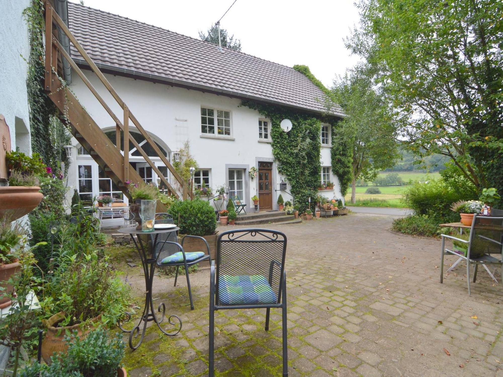 Cozy Apartment In Immerath With Fishing Near المظهر الخارجي الصورة